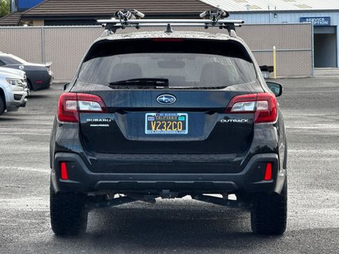Used 2018 Subaru Outback 2.5i Touring w/ Popular Package #3 AWD/4WD image 4
