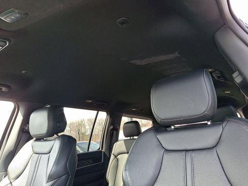 Certified 2022 Jeep Wagoneer Series I AWD/4WD image 14