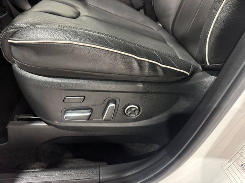Used 2025 Hyundai Palisade Limited FWD image 19