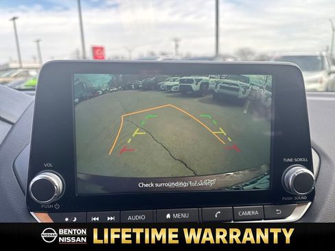 Certified 2025 Nissan Sentra SV image 21