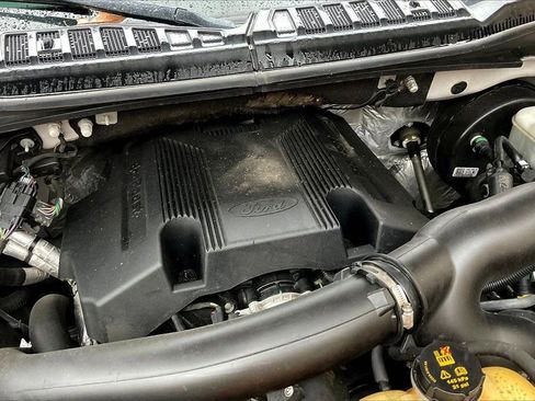 Used 2018 Ford F150 Platinum w/ Equipment Group 701A Luxury image 36