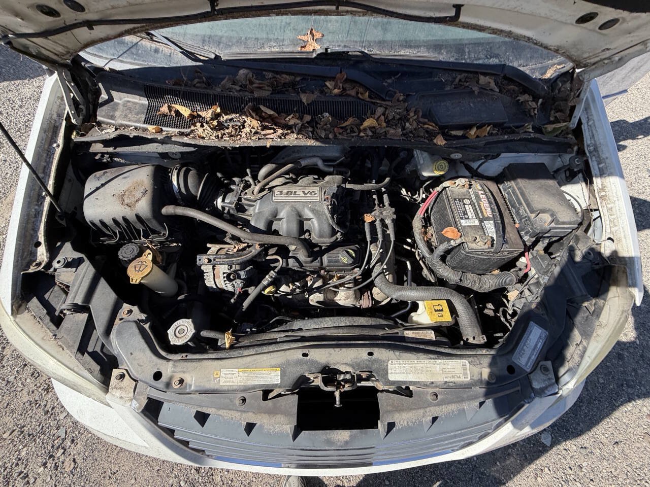 Used 2009 Chrysler Town & Country Touring FWD image 39