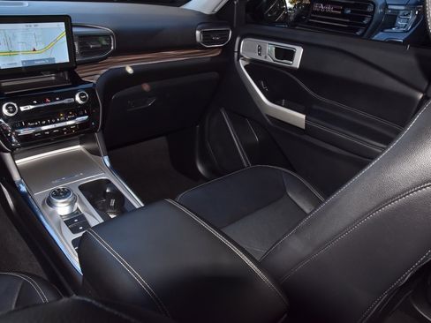 Used 2021 Ford Explorer Limited w/ Equipment Group 301A image 18