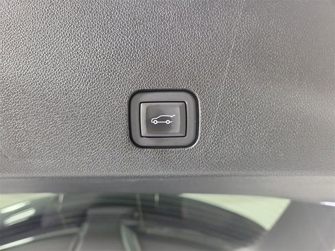 Certified 2024 Cadillac XT6 Premium Luxury w/ LPO, Floor Liner Package image 9