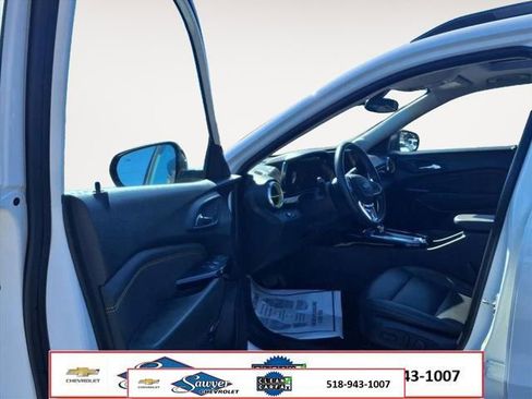 Used 2024 Chevrolet Trax ACTIV w/ Sunroof Package FWD image 11