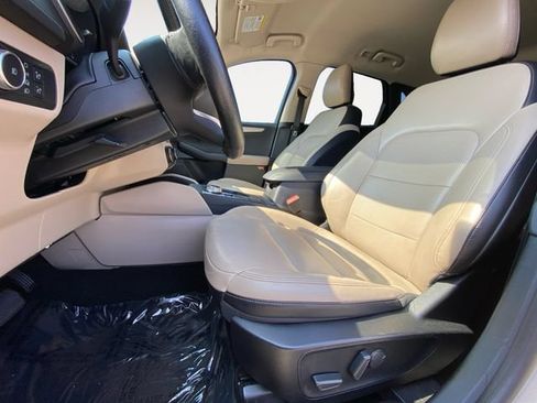 Used 2020 Ford Escape SEL FWD image 9