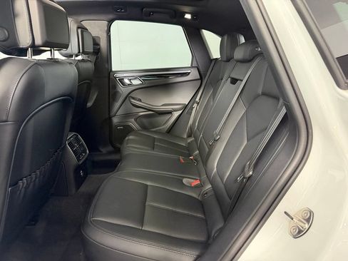 Used 2025 Porsche Macan AWD/4WD image 16