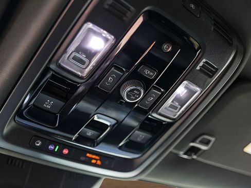 Certified 2025 Cadillac Escalade Sport w/ LPO, ONYX Package AWD/4WD image 20