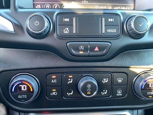 Used 2024 GMC Terrain SLT image 7