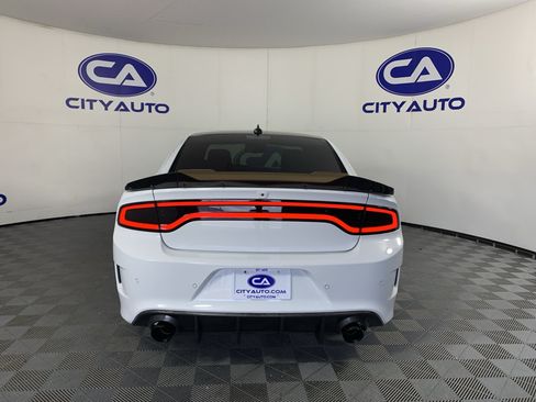 Used 2016 Dodge Charger R/T Scat Pack w/ Beats Audio Group RWD image 4