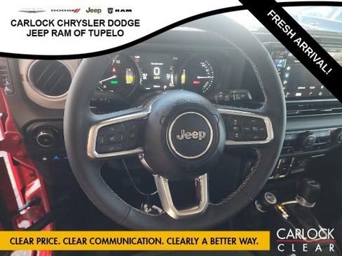 Used 2025 Jeep Wrangler Sahara w/ Safety Group image 8