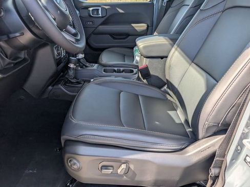 New 2026 Jeep Gladiator Sport image 11