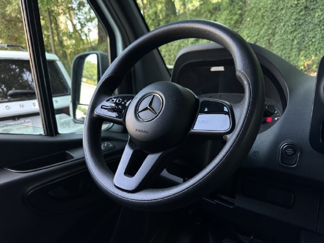 Used 2021 Mercedes-Benz Sprinter 2500 image 16
