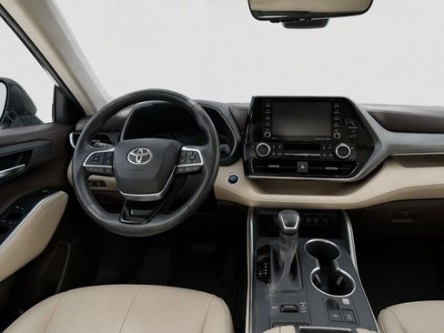 Used 2020 Toyota Highlander XLE AWD/4WD image 21