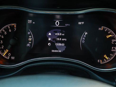 Used 2019 Jeep Grand Cherokee Laredo w/ Laredo X Package image 22