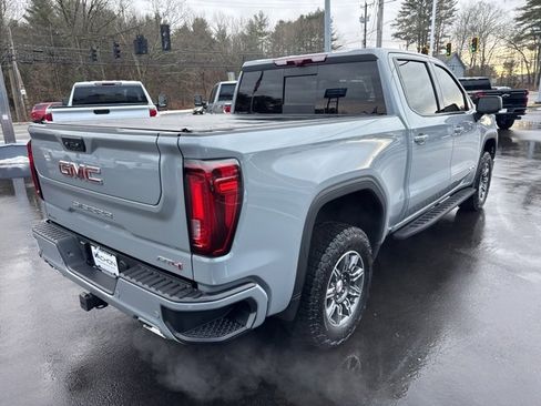 Used 2024 GMC Sierra 1500 AT4 w/ Technology Package image 5