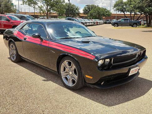 Used 2013 Dodge Challenger R/T RWD image 7