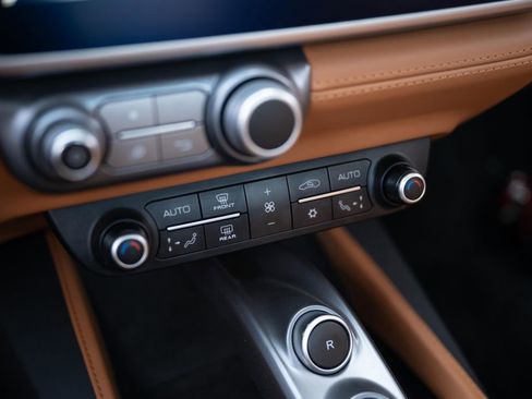 Certified 2019 Ferrari Portofino image 49