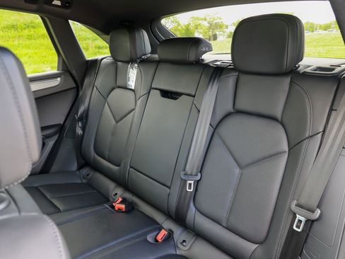 Certified 2026 Porsche Macan AWD/4WD image 41