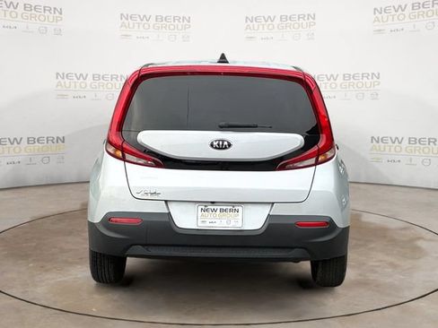 Used 2020 Kia Soul LX FWD image 4