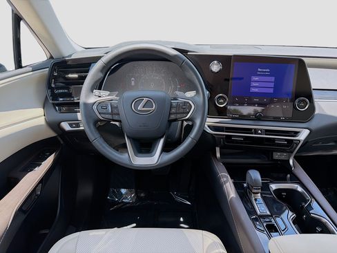 Used 2024 Lexus RX 350 FWD w/ Technology Package image 19