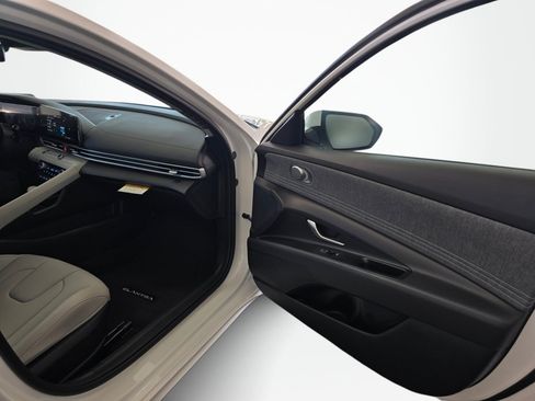 New 2026 Hyundai Elantra Limited FWD image 40