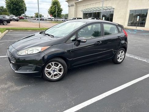 Used 2015 Ford Fiesta SE FWD image 1