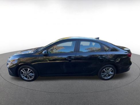 Used 2023 Kia Forte LXS image 9