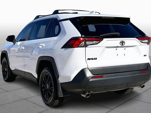 Used 2020 Toyota RAV4 XLE image 11