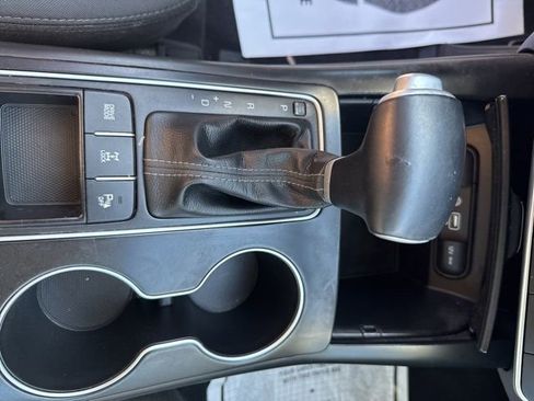 Used 2020 Kia Sorento LX w/ LX I4 Convenience Package image 19