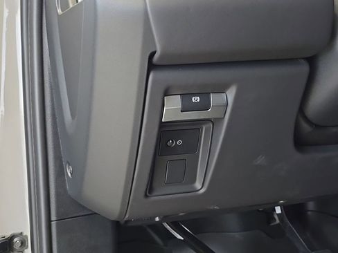 New 2026 Land Rover Defender 110 OCTA AWD/4WD image 13
