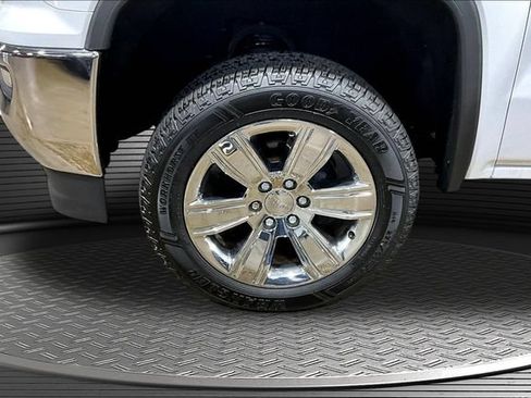Used 2017 GMC Sierra 1500 SLT AWD/4WD image 31