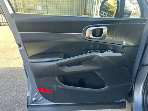 Used 2024 Kia Sorento S image 18