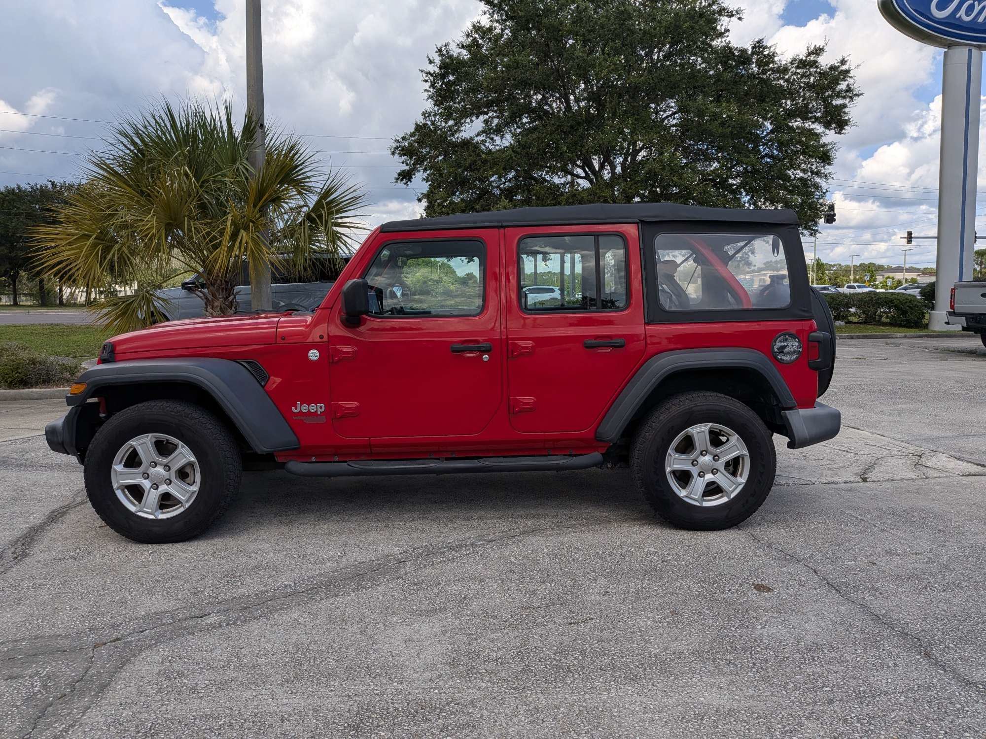 Used 2018 Jeep Wrangler Unlimited Sport AWD/4WD image 7