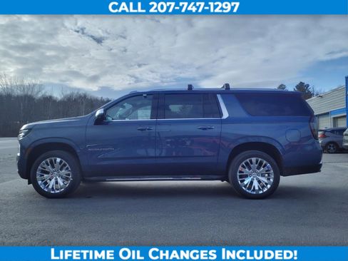 Used 2025 Chevrolet Suburban Premier image 2