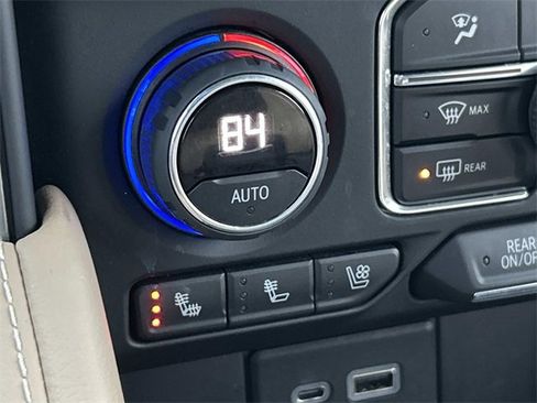 Used 2022 Chevrolet Suburban Premier image 31