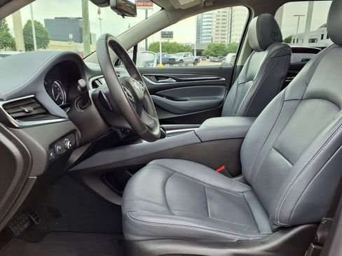 Used 2018 Buick Enclave Essence w/ Trailering Package FWD image 4