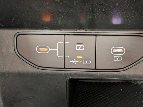 Used 2025 Kia Sorento LX image 23