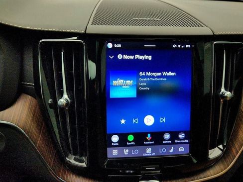 Used 2022 Volvo XC60 B5 Inscription w/ Advanced Package FWD image 18