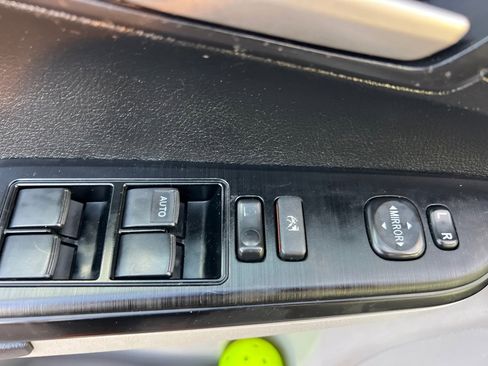 Used 2014 Toyota Camry FWD image 24