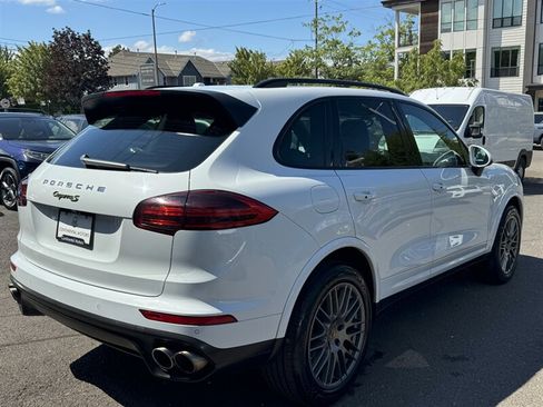 Used 2017 Porsche Cayenne S AWD/4WD image 7