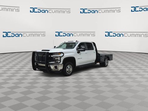Used 2024 Chevrolet Silverado 3500 LT AWD/4WD image 5