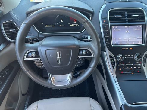 Used 2020 Lincoln Nautilus FWD image 15