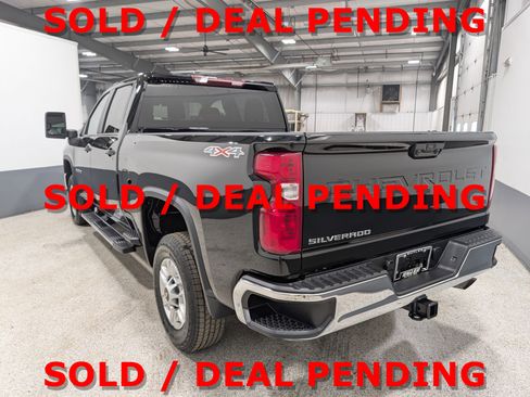 Used 2024 Chevrolet Silverado 2500 LT image 5