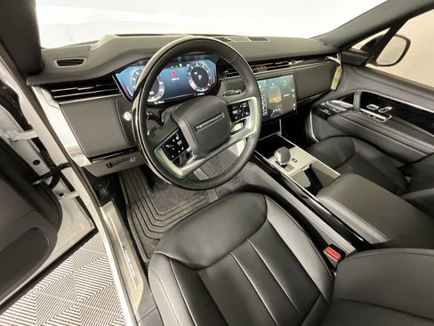 Used 2025 Land Rover Range Rover SE image 15
