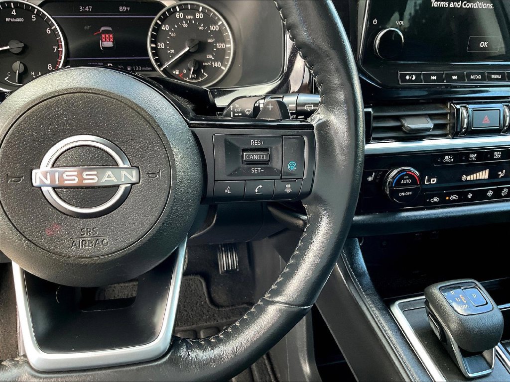 Used 2023 Nissan Pathfinder SL w/ Lighting Package (N92) FWD image 15