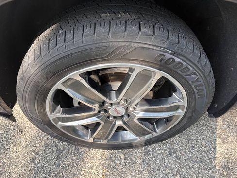 Used 2017 GMC Acadia Denali AWD/4WD image 9