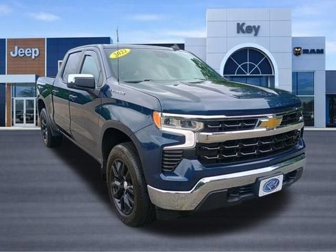 Used 2022 Chevrolet Silverado 1500 LT AWD/4WD image 8