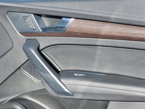 Certified 2024 Audi Q5 e Prestige image 17