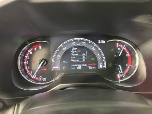 Used 2024 Toyota RAV4 XLE AWD/4WD image 3